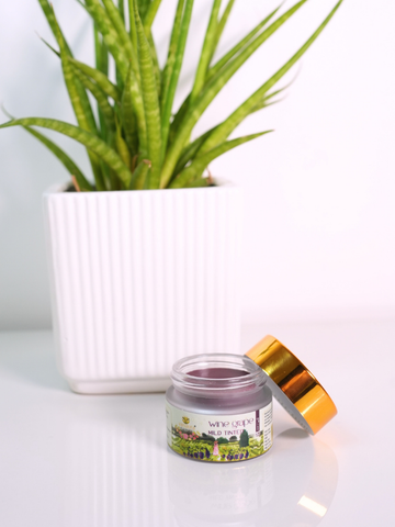 Wine grape 3- in -1 lip balm 15g